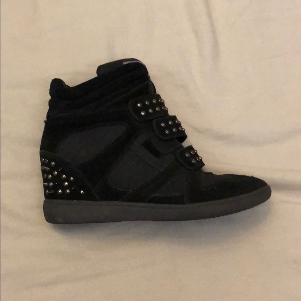 Wedge sneakers